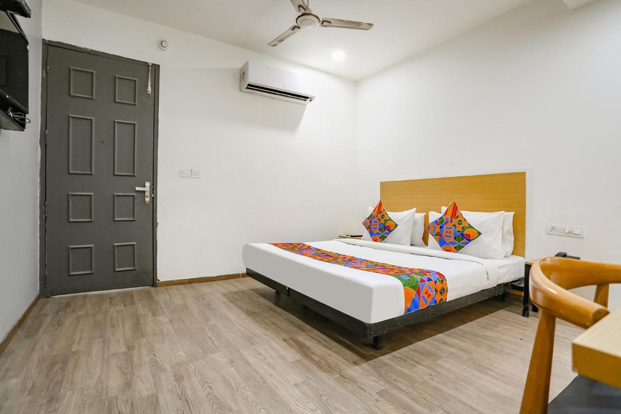 Fabhotel Vat - Meera Bagh دلهي المظهر الخارجي الصورة